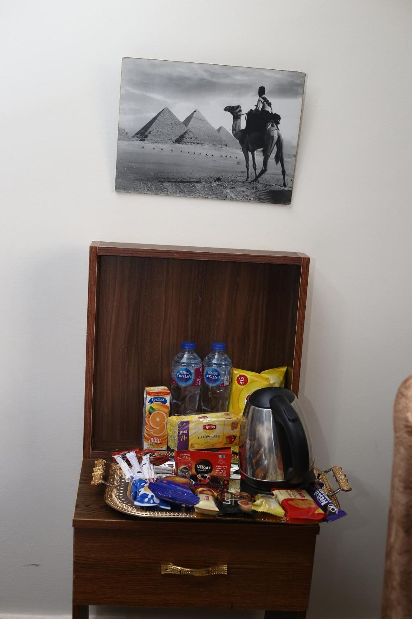 Pyramids Show Hotel Kafret el-Gabal Buitenkant foto