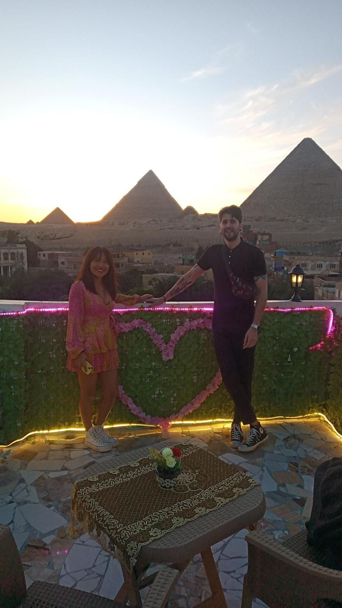 Pyramids Show Hotel Kafret el-Gabal Buitenkant foto