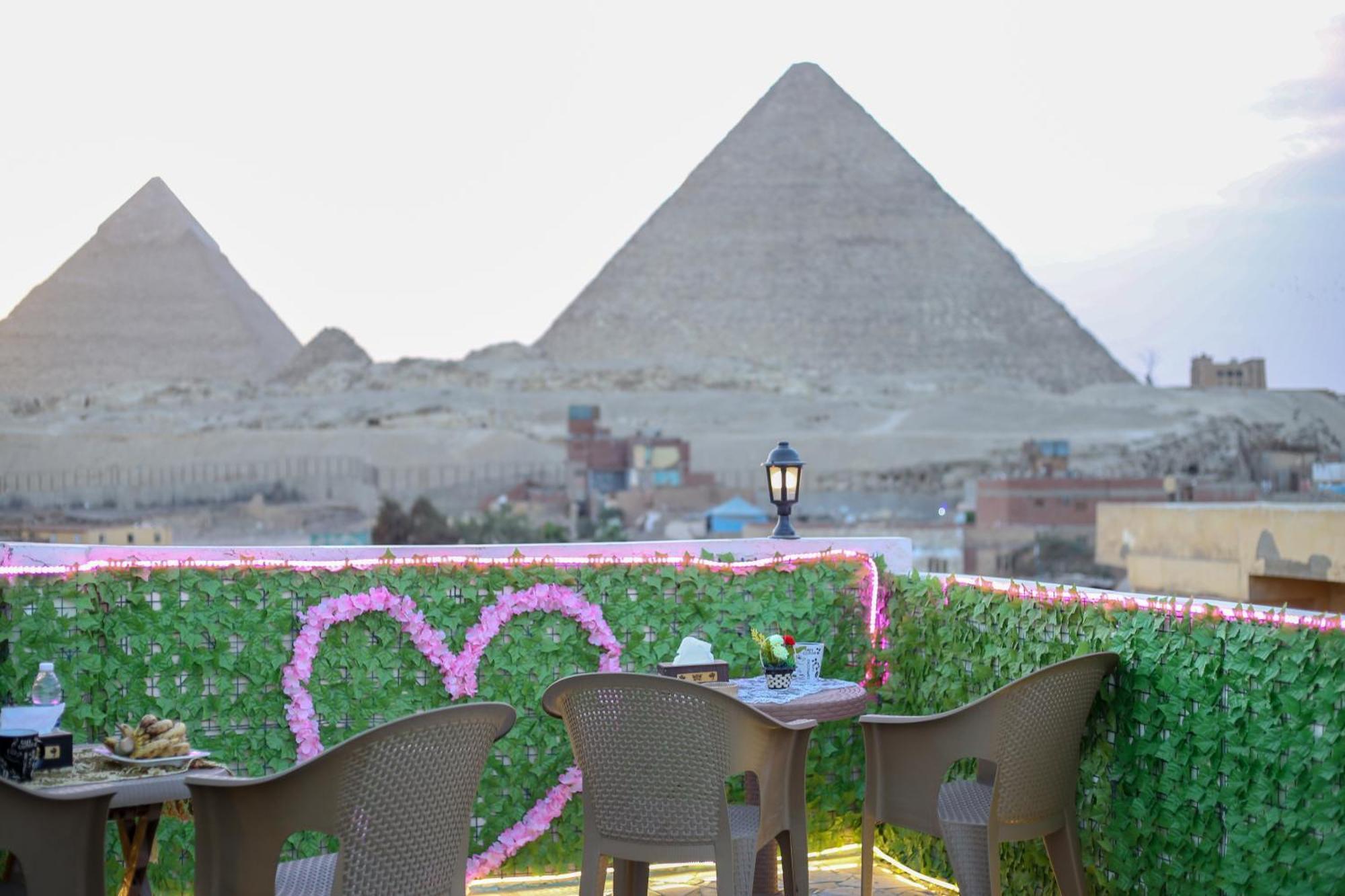 Pyramids Show Hotel Kafret el-Gabal Buitenkant foto