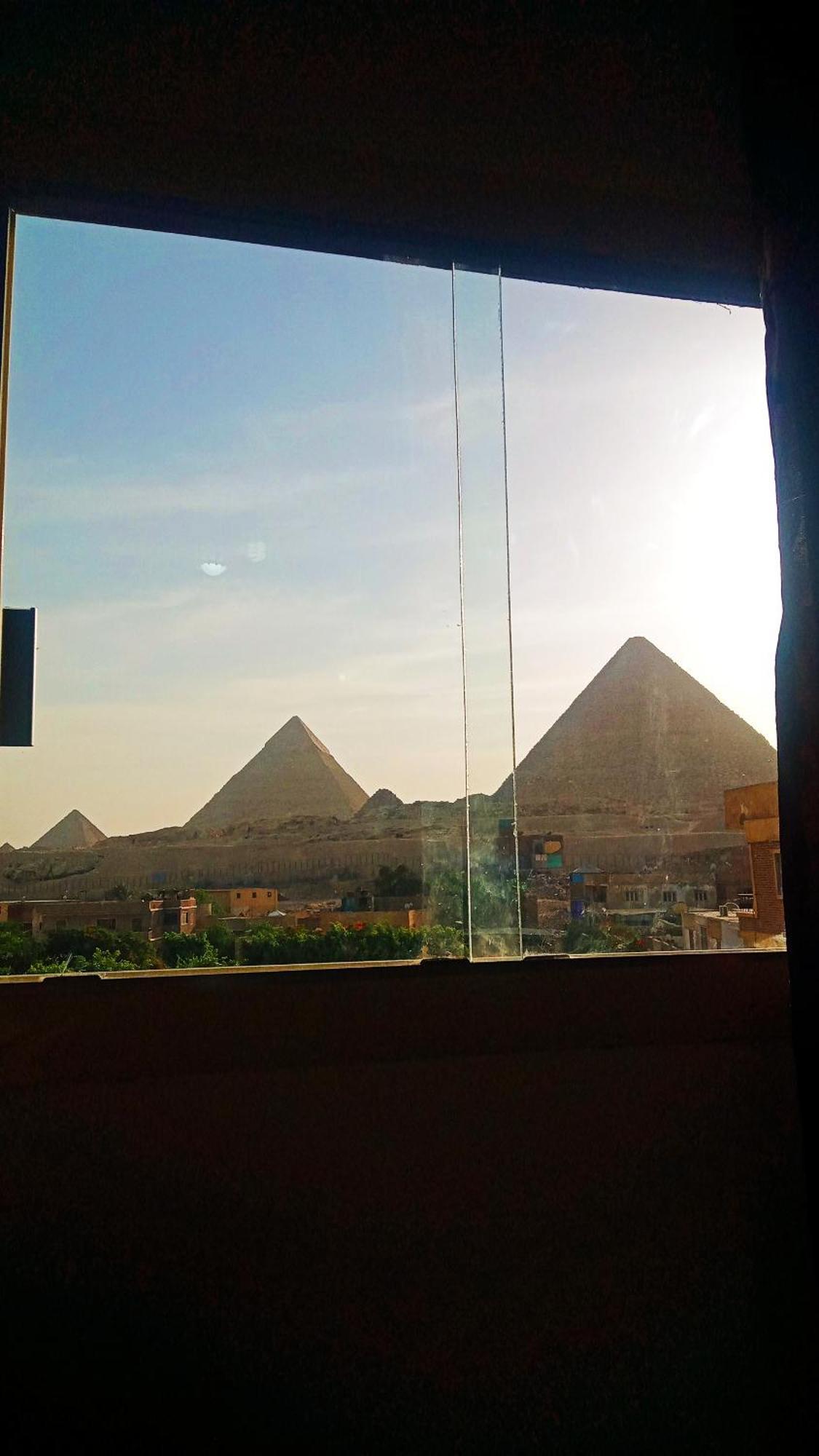 Pyramids Show Hotel Kafret el-Gabal Buitenkant foto