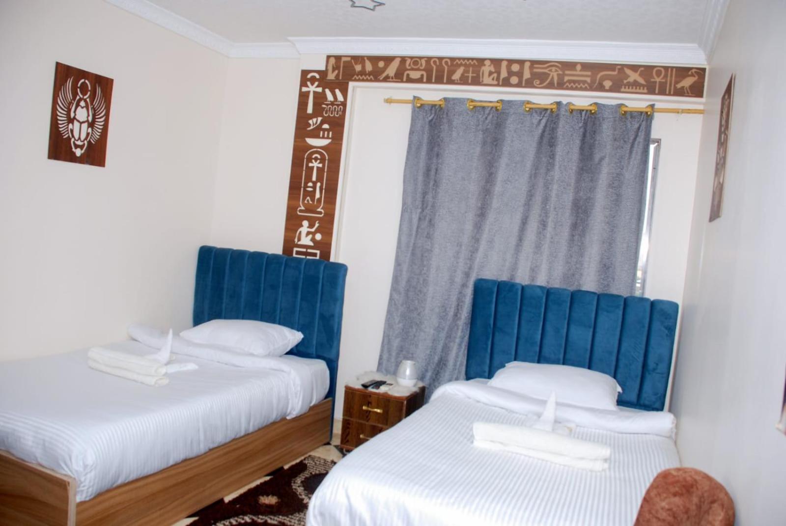Pyramids Show Hotel Kafret el-Gabal Buitenkant foto
